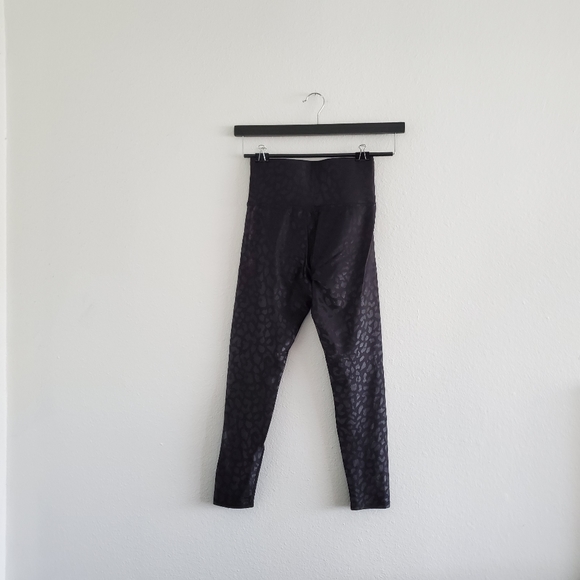 Carbon38 High Rise 7/8 Takara Leopard Legging - Picture 5 of 6